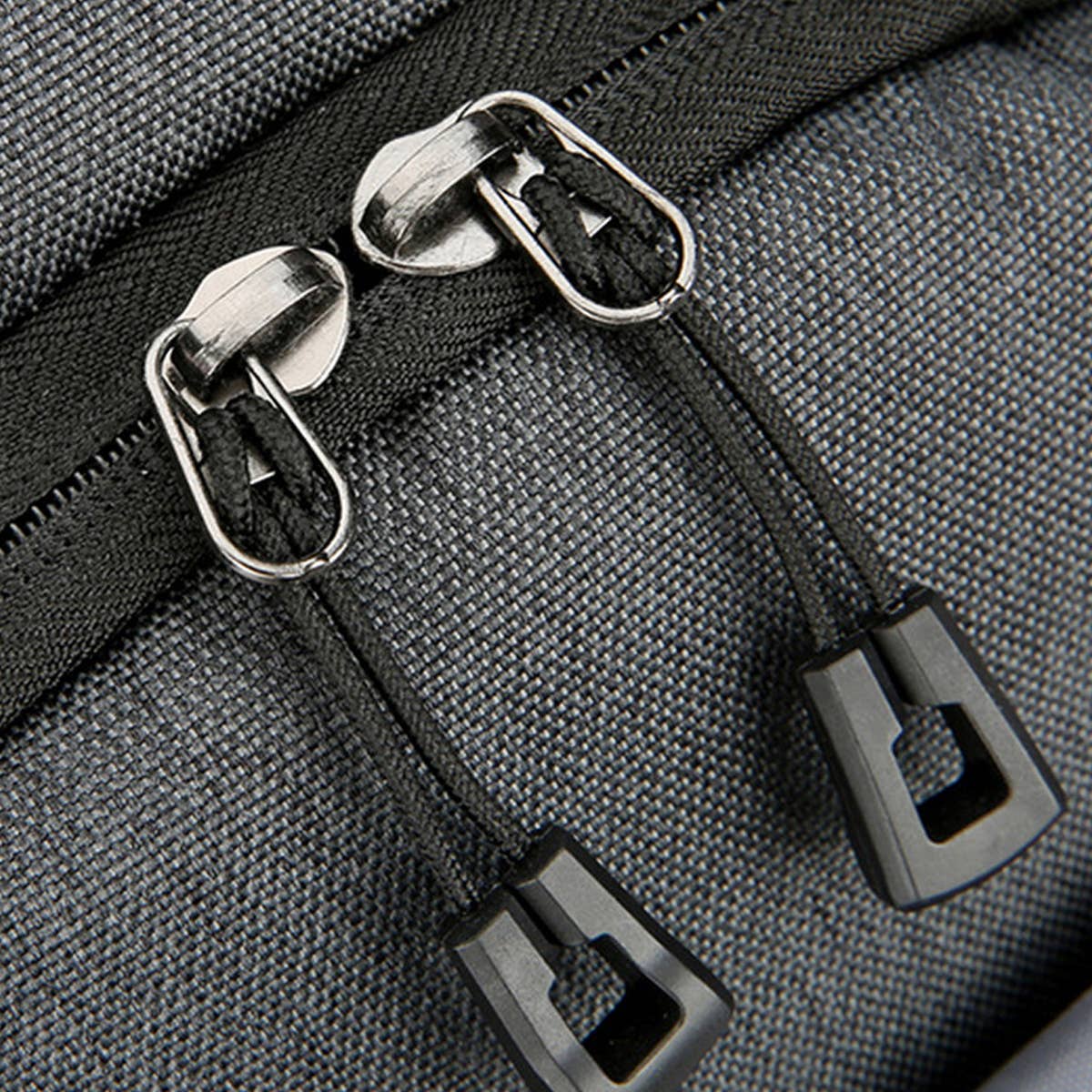 ACCITY WATER-REPELLENT LARGE MESSENGER BAG