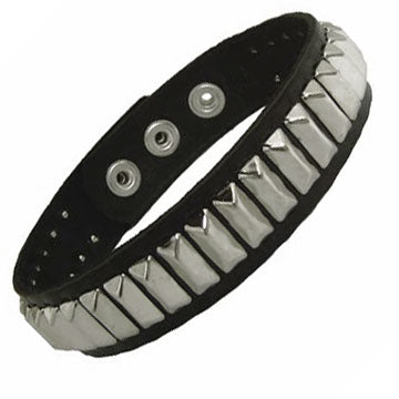 KOOKIE LONG PUYRAMID STUDS ARMBAND