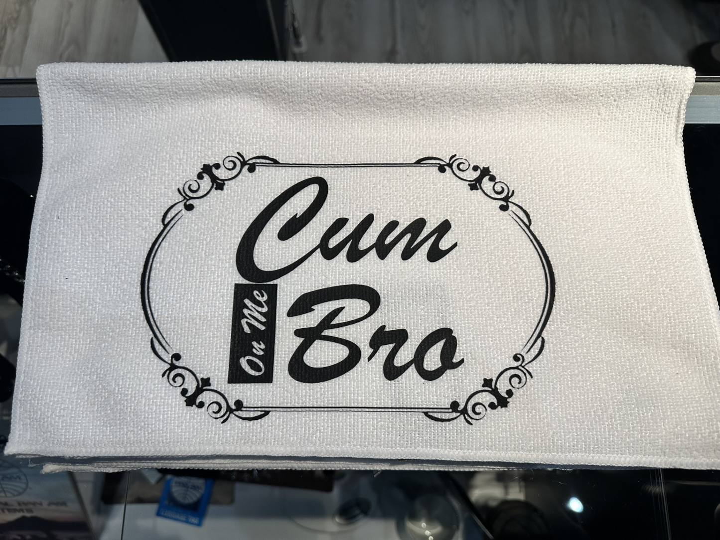 GRAFFITTI - CUM ON ME BRO