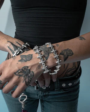 RARE ROMANCE SPIKE TOGGLE BRACELET SILVER