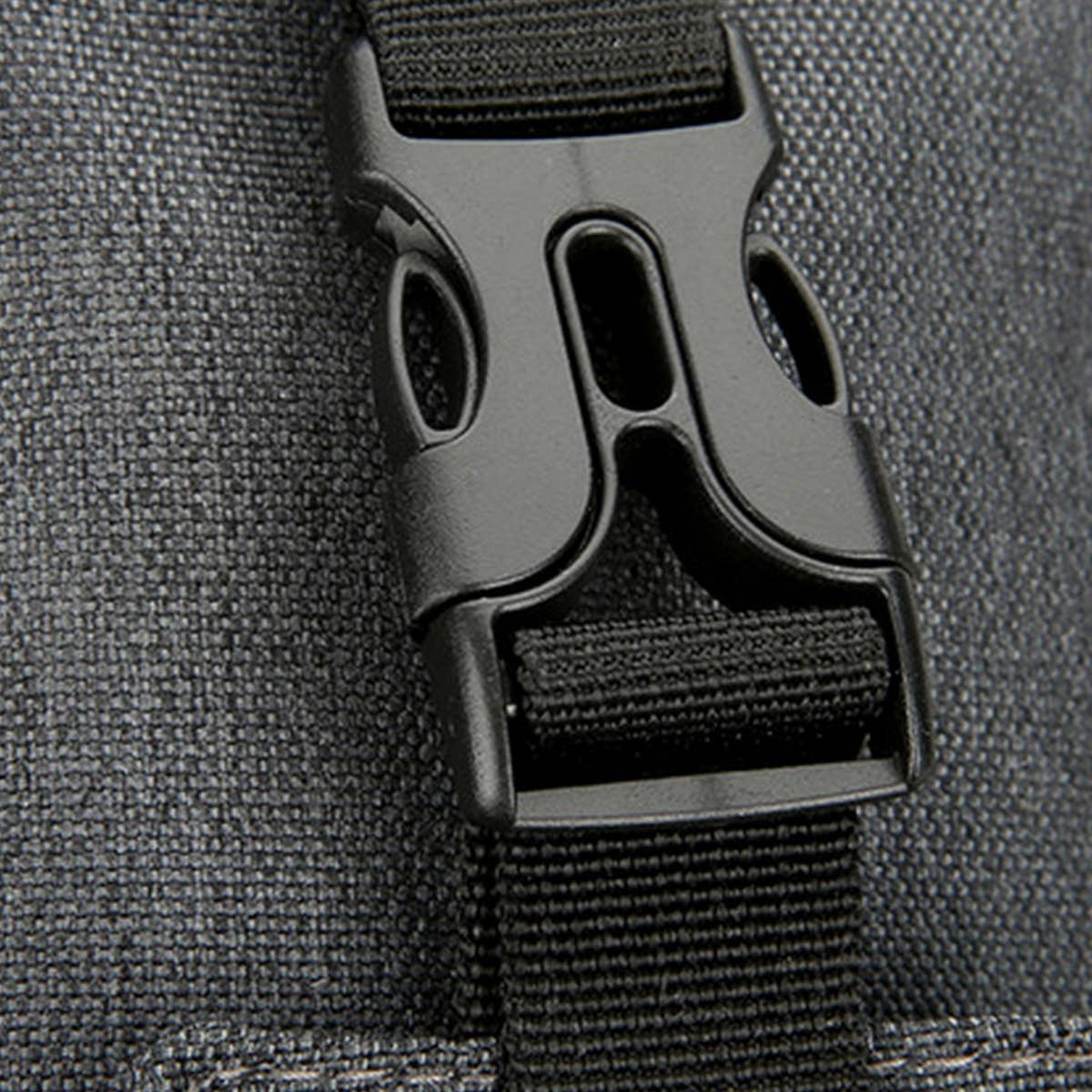 ACCITY WATER-REPELLENT LARGE MESSENGER BAG