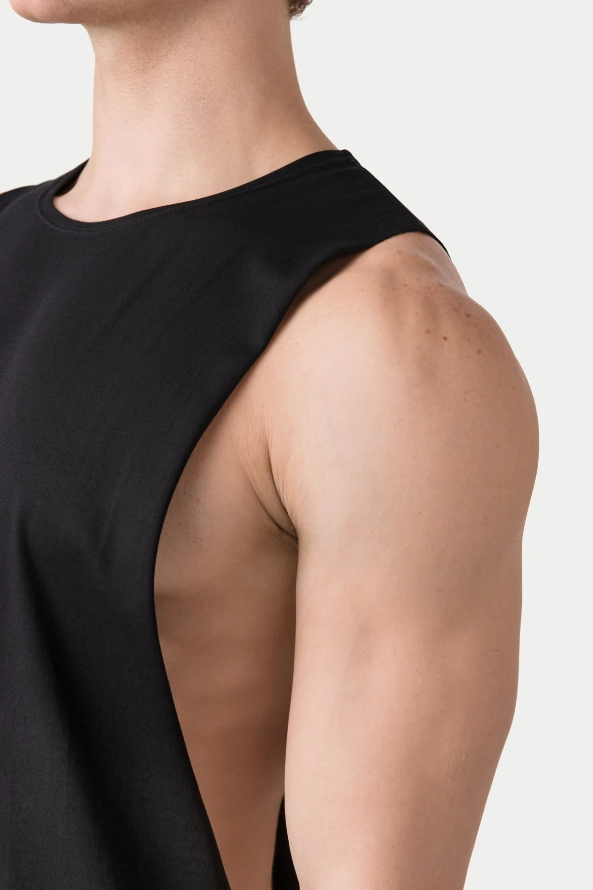 AWRY IMPACT TANK - BLACK