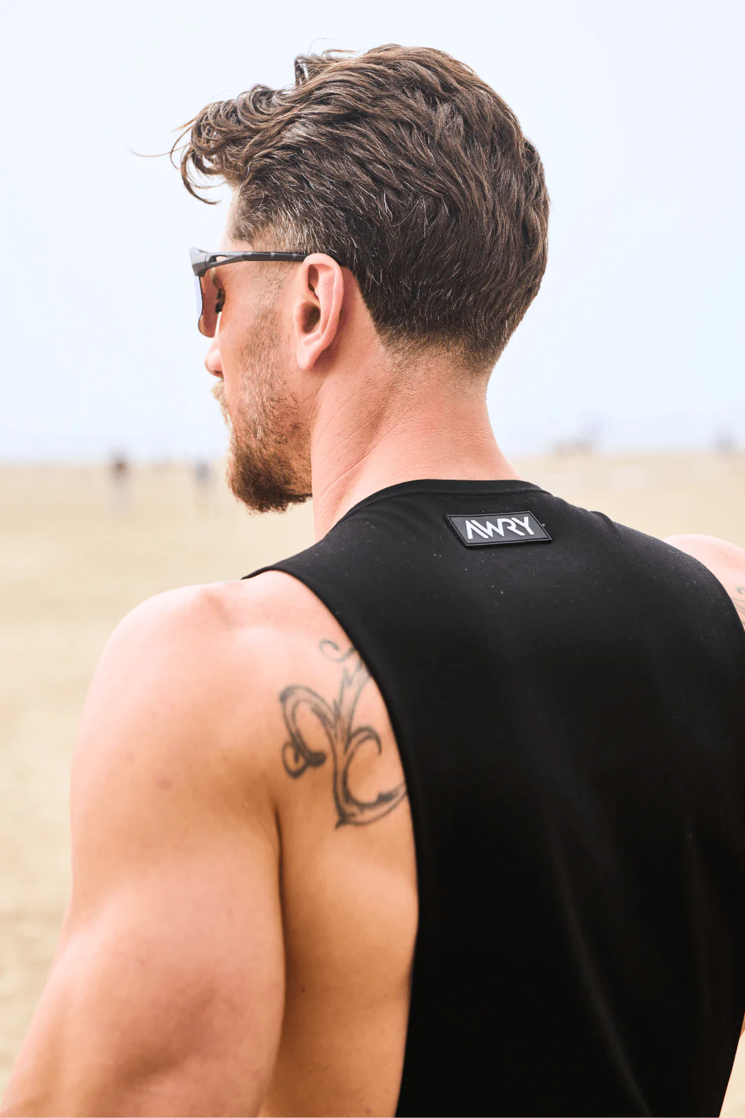 AWRY IMPACT TANK - BLACK