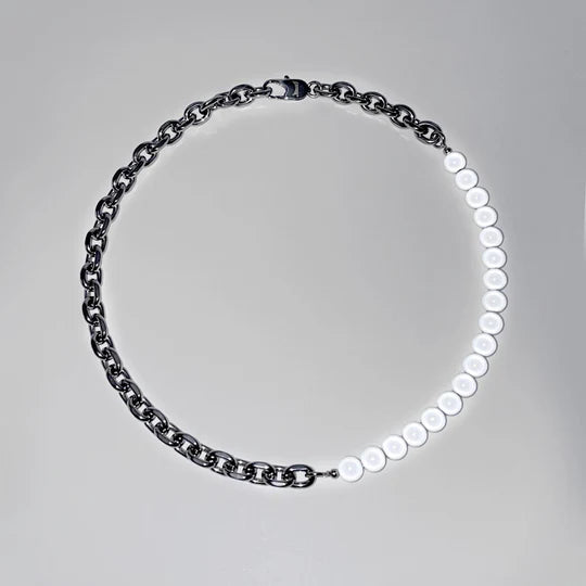 RARE ROMANCE REFLECTIVE PEARL CHAIN
