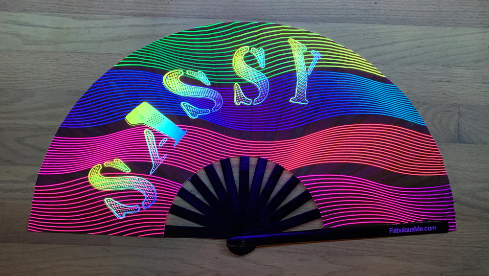 FABULOUS ME FAN - SASSY