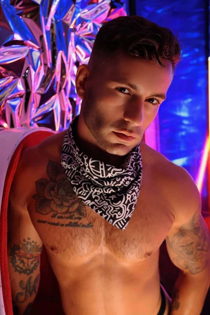 BREEDWELL SLAYKERCHIEF - GAG TAG